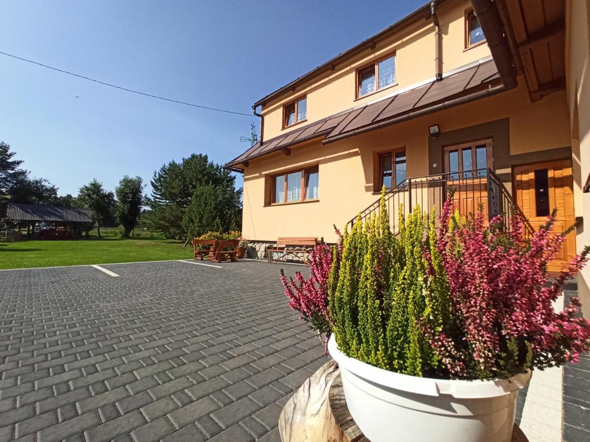 Ferienwohnung Brzoskwiniowy Dom Banska Nizna Exterior foto
