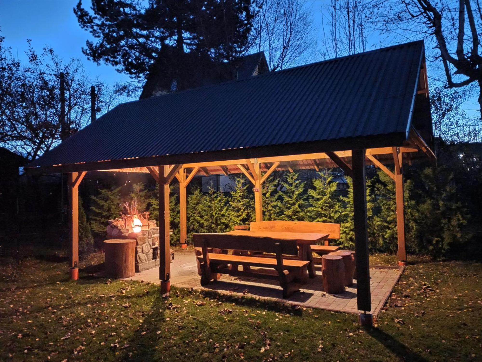 Ferienwohnung Brzoskwiniowy Dom Banska Nizna Exterior foto